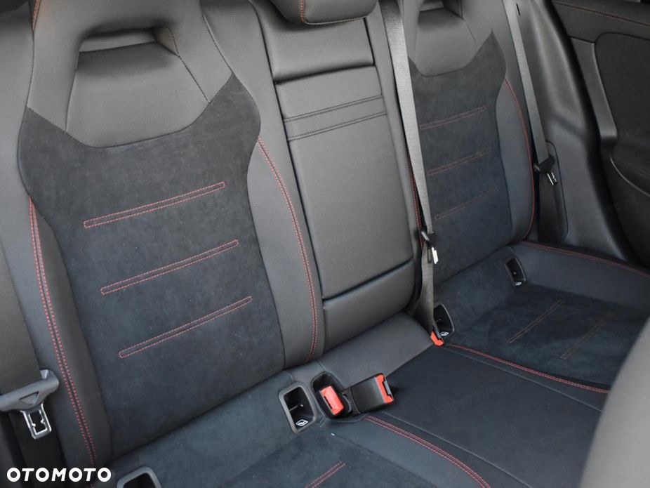 Mercedes-Benz CLA - 10