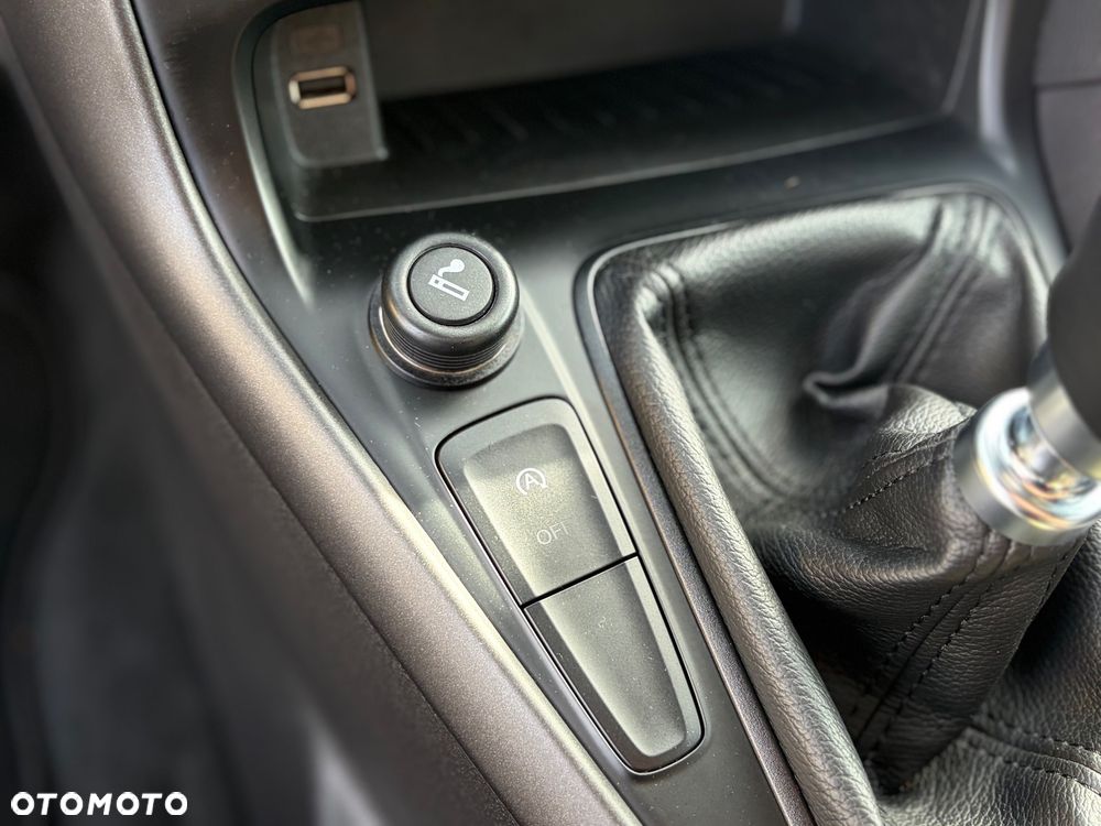Ford Focus 1.0 EcoBoost Start-Stopp-System ST-LINE DESIGN - 29
