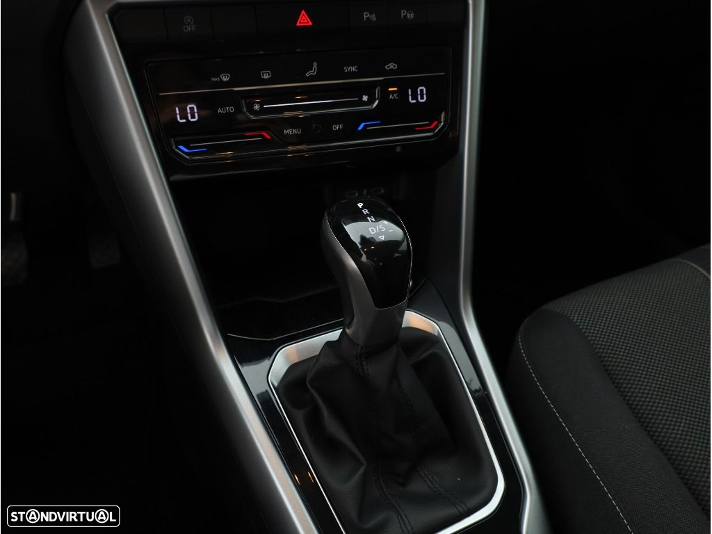 VW T-Roc 1.5 TSI Urban DSG - 21