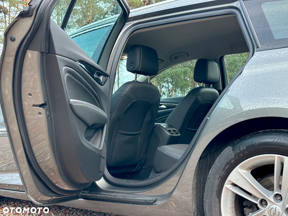 Opel Insignia - 16