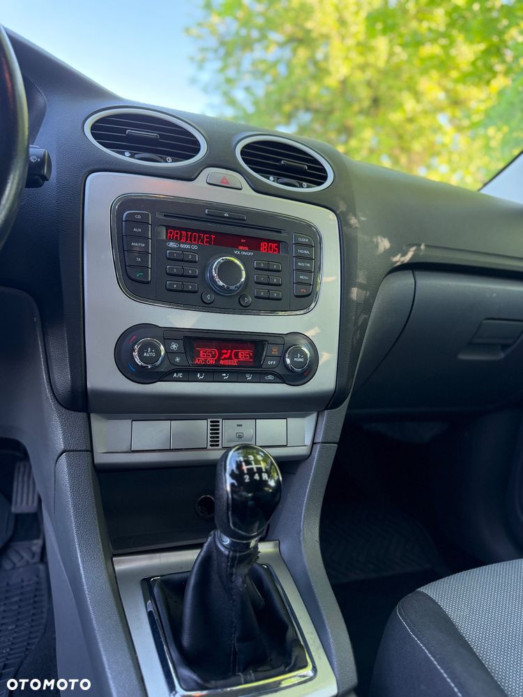 Ford Focus 1.6 16V Trend - 5