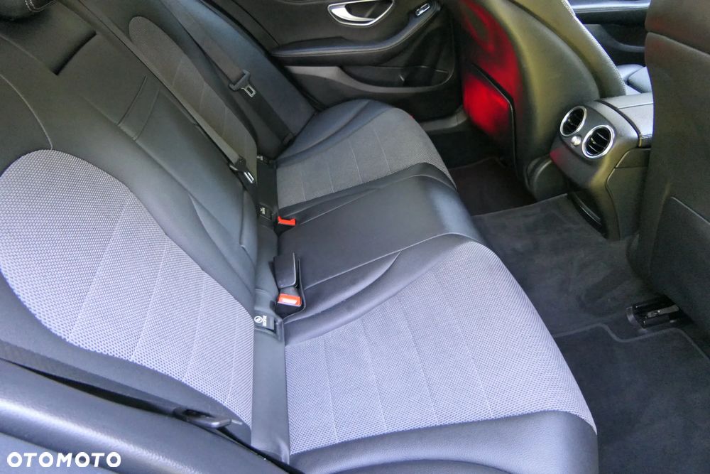 Mercedes-Benz Klasa C 180 (BlueEFFICIENCY) 7G-TRONIC - 21