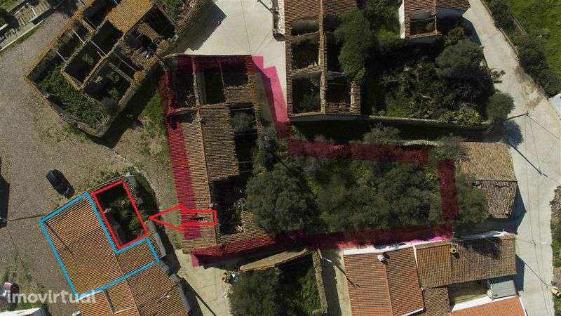 Terreno urbano 602–651 m² com ruína 364 m² - Grande imagem: 2/8