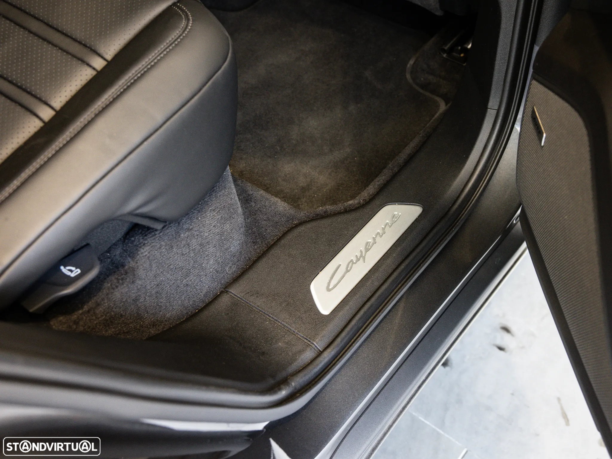 Porsche Cayenne Coupé E-Hybrid - 48