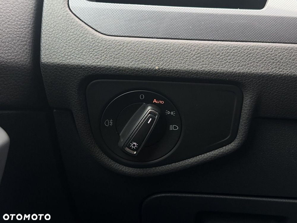 Volkswagen Touran - 21