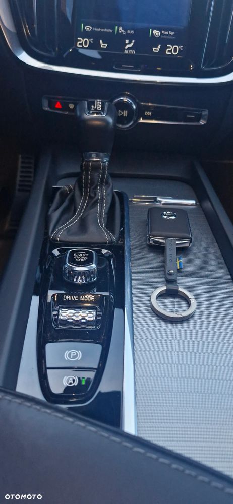 Volvo S60 T5 AWD R-Design - 17