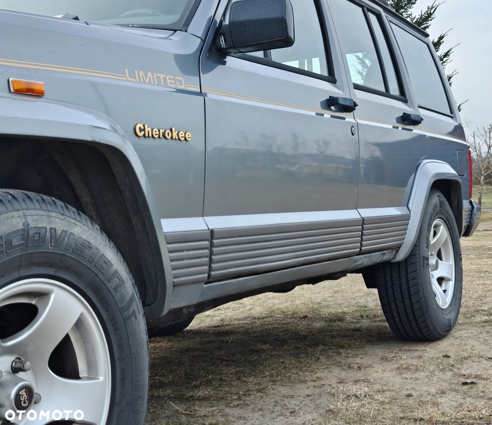 Jeep Cherokee - 15