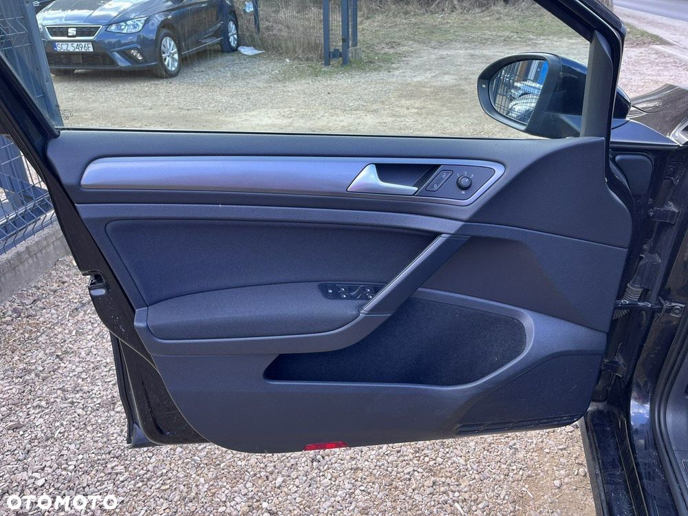 Volkswagen Golf - 14