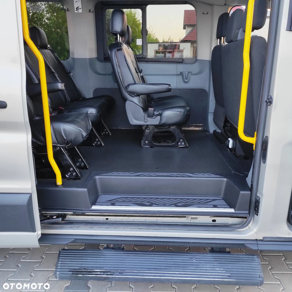 Ford Transit Autobus 18 osób 2.2 TDCI 155 KM 2017 r - 26