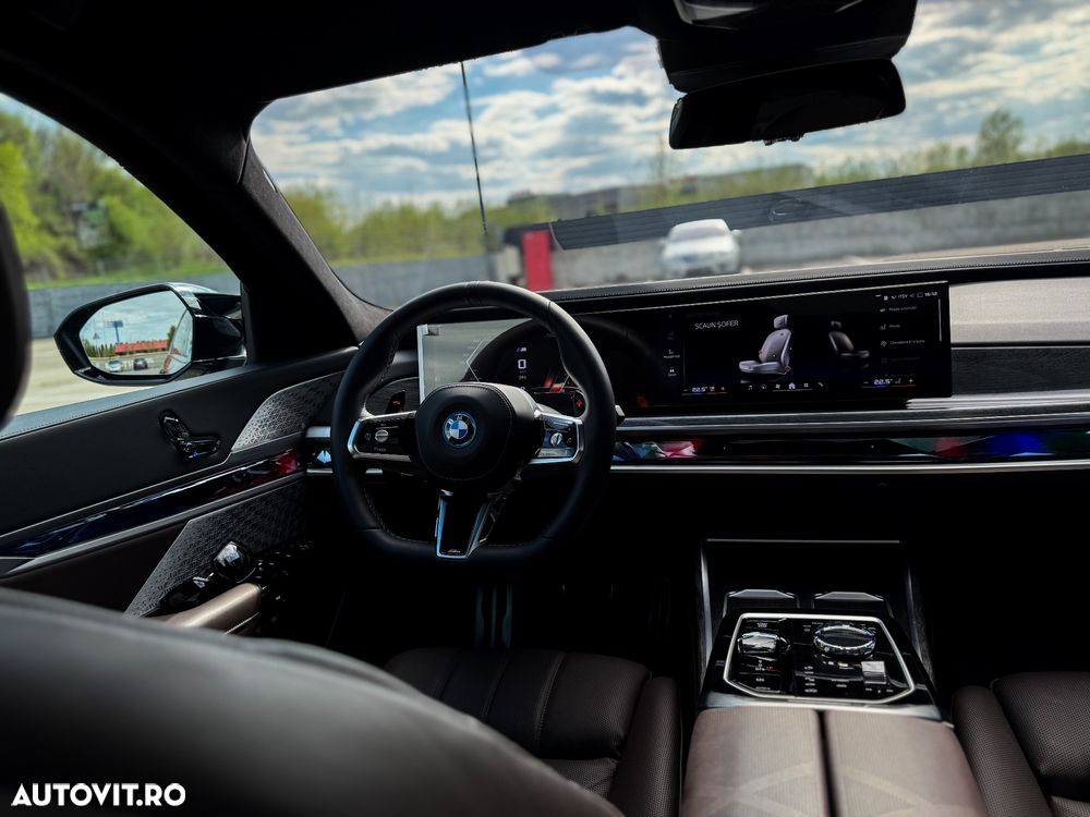 BMW M7 M760e xDrive - 28