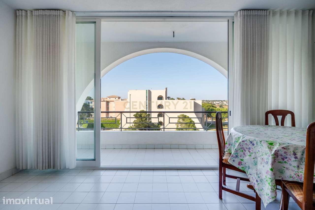 Apartamento T2 nos Salgados | 700 m da Praia | 2 WC | Varanda | Arreca - Grande imagem: 4/24