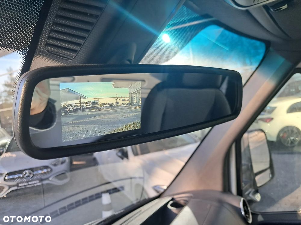 Mercedes-Benz Sprinter - 15