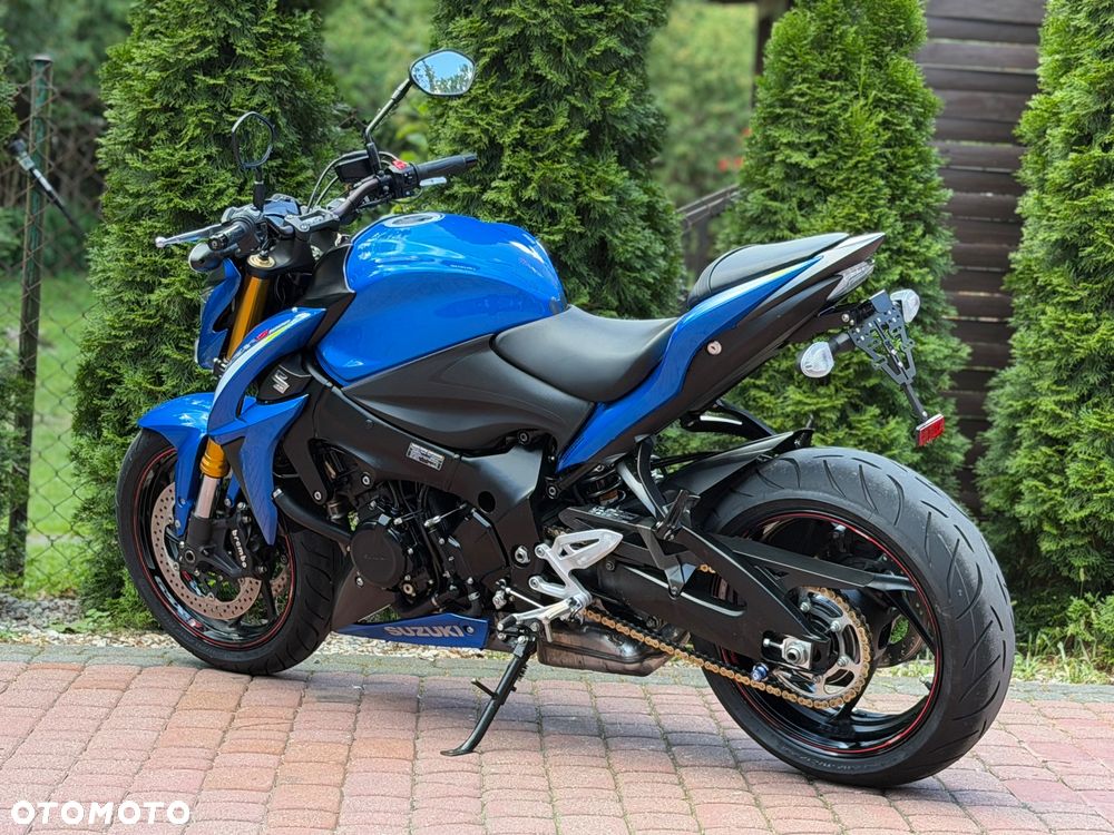 Suzuki GSX - 8