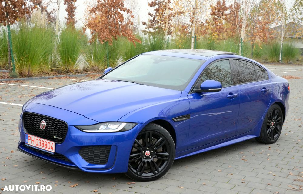 Jaguar XE 2.0 AWD R-Sport - 36