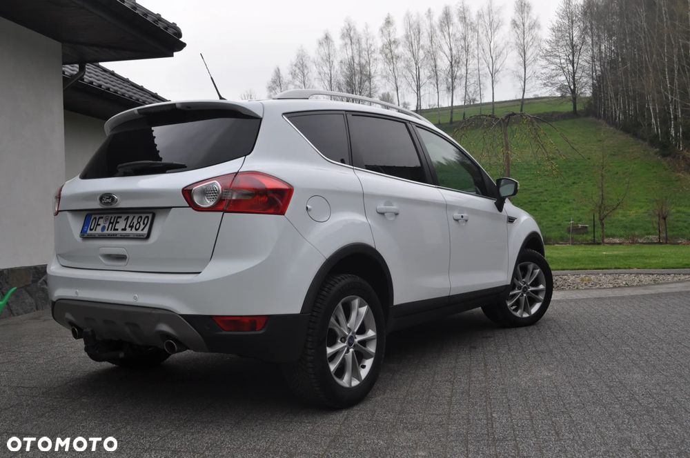 Ford Kuga 2.0 TDCi 2x4 Titanium - 12