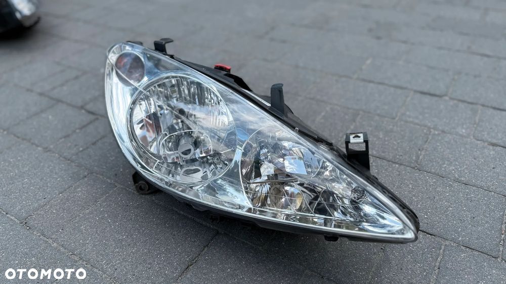 Lampa przednia prawa Peugeot 307 EU Europa prawy przód TYC A166 Reflektor 3A/C, SW 3H, CC 3B, 3E - 2