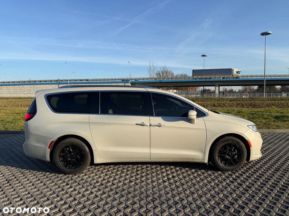 Chrysler Pacifica - 7