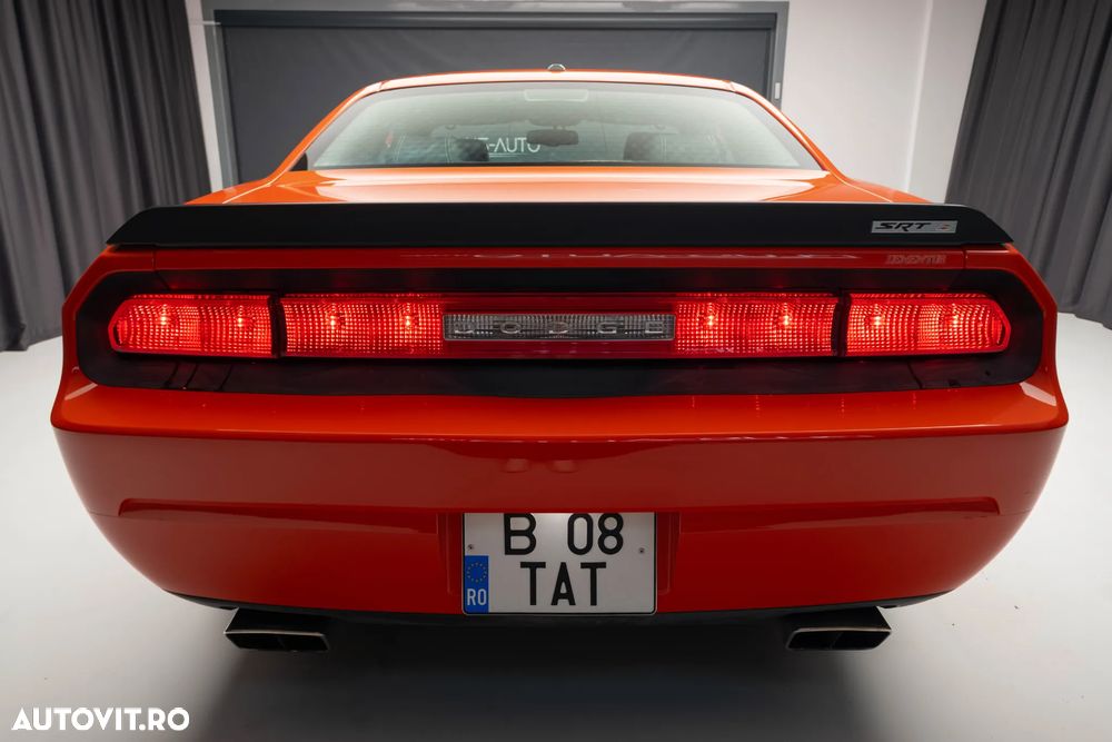 Dodge Challenger - 15