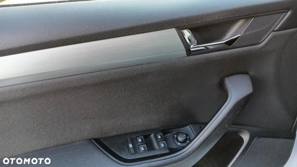 Skoda Superb 2.0 TDI Ambition DSG - 28