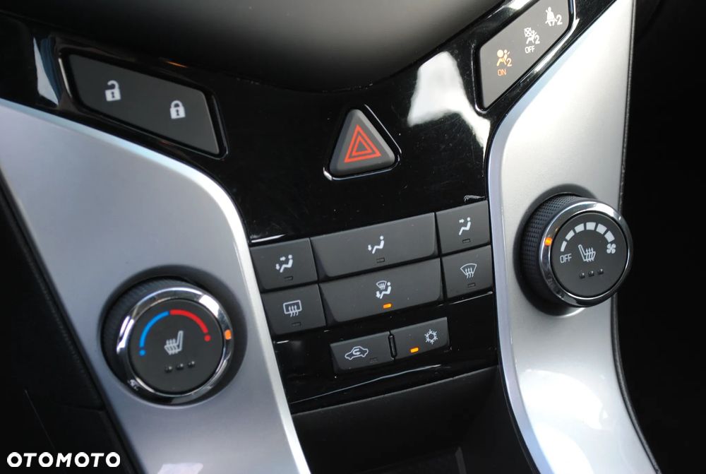 Chevrolet Cruze 1.8 LT - 11