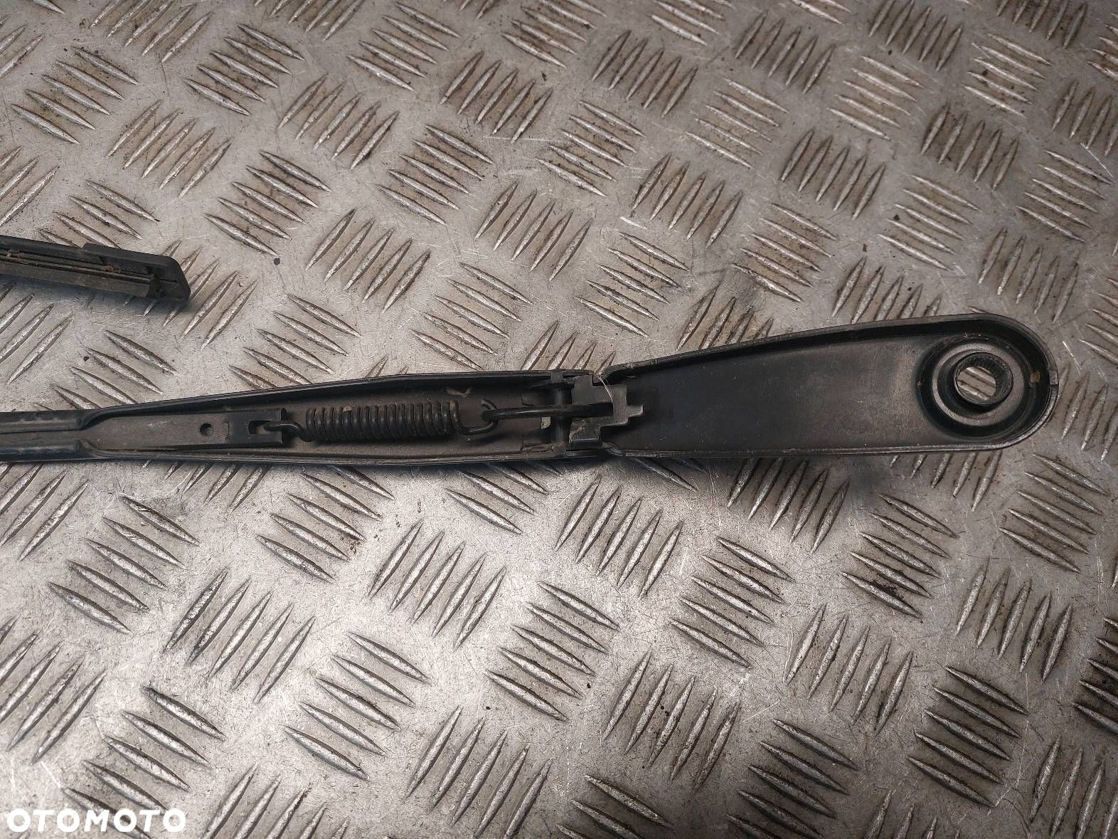 RAMIĘ WYCIERACZKI LEWY + PRAWY PRZÓD VOLVO XC60 I 30753525 30753526 - 3