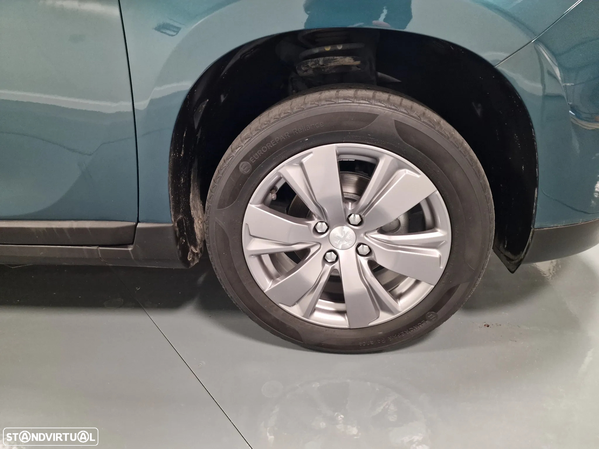 Peugeot 2008 1.2 PureTech Style - 3