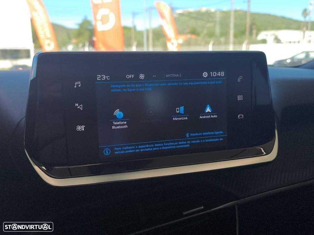 Peugeot 2008 1.2 PureTech Allure - 21