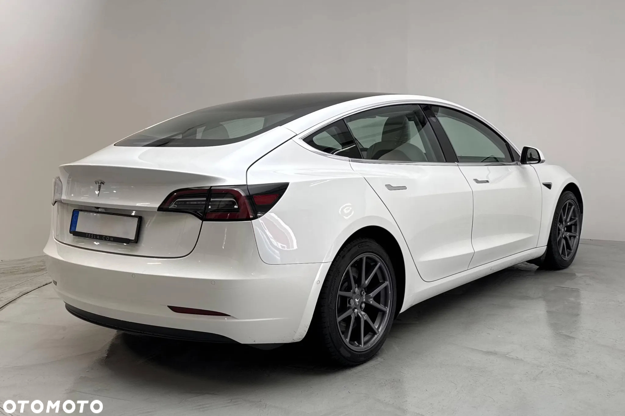 Tesla Model 3 Long Range AWD - 4