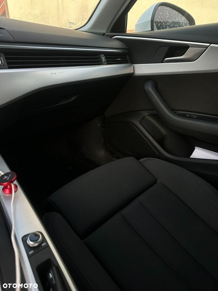 Audi A4 Avant 2.0 TDI S tronic - 21