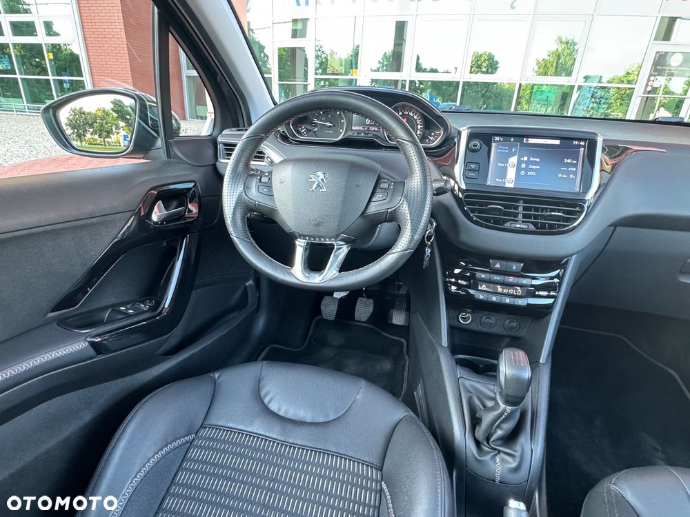 Peugeot 208 - 21