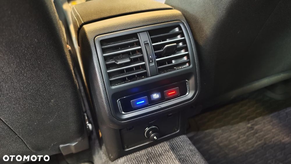 Volkswagen Passat - 14