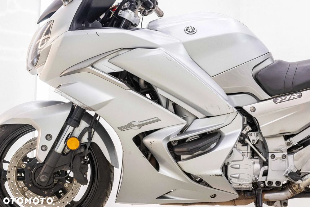 Yamaha FJR - 13