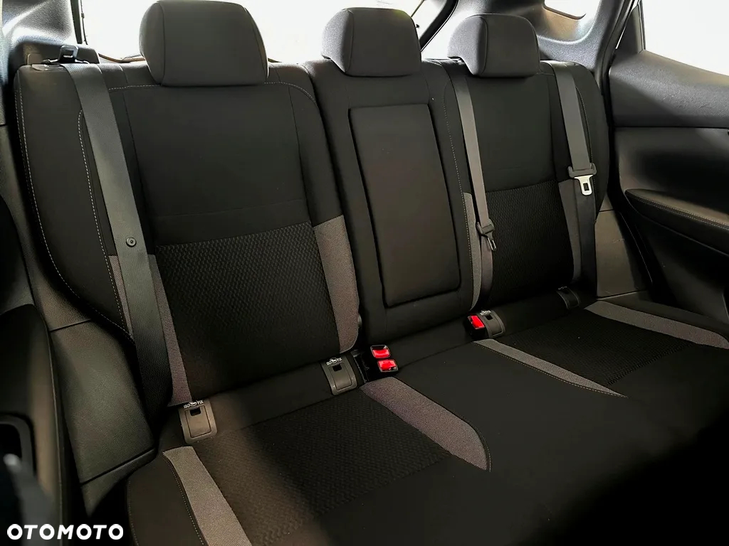 Nissan Qashqai 1.3 DIG-T N-Connecta DCT - 29