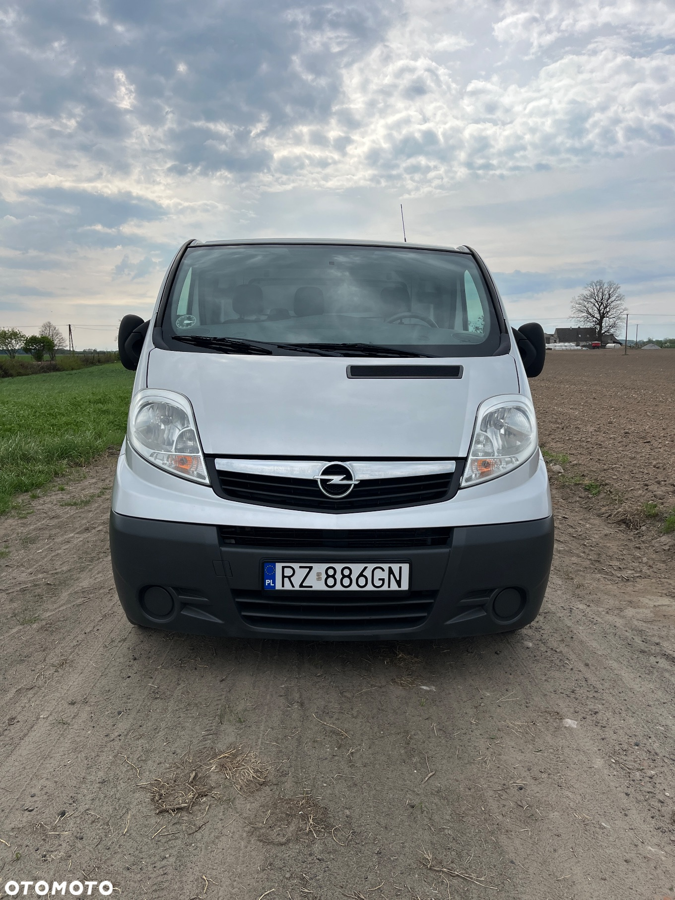 Opel Vivaro - 10