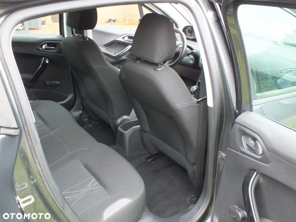 Peugeot 208 PureTech 82 Active - 8