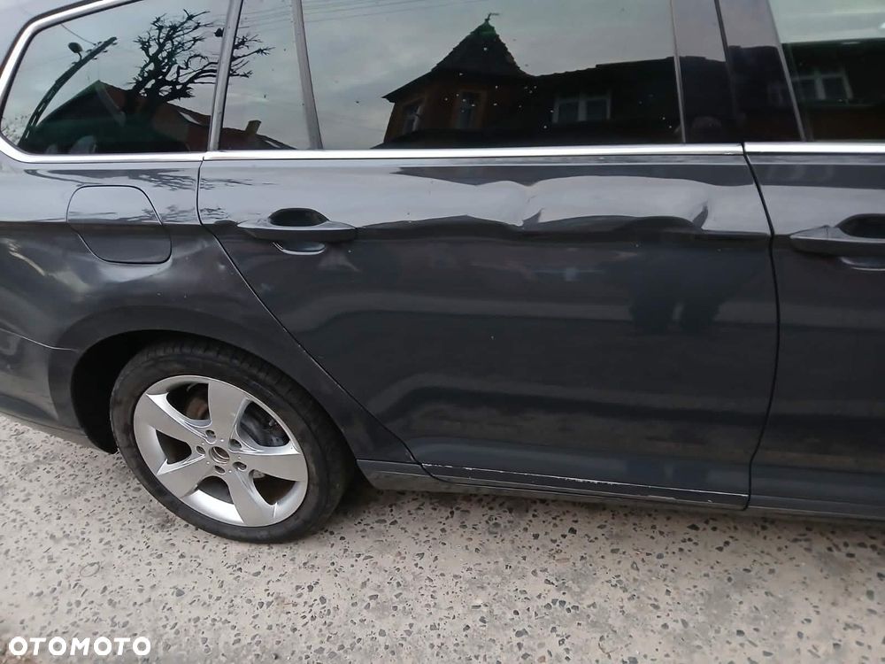 Volkswagen Passat 2.0 TDI (BlueMotion Technology) Comfortline - 9