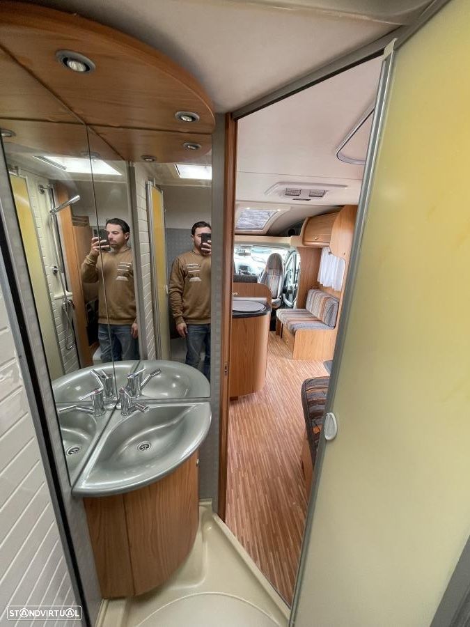 Burstner Privilége T615 cama francesa - 43