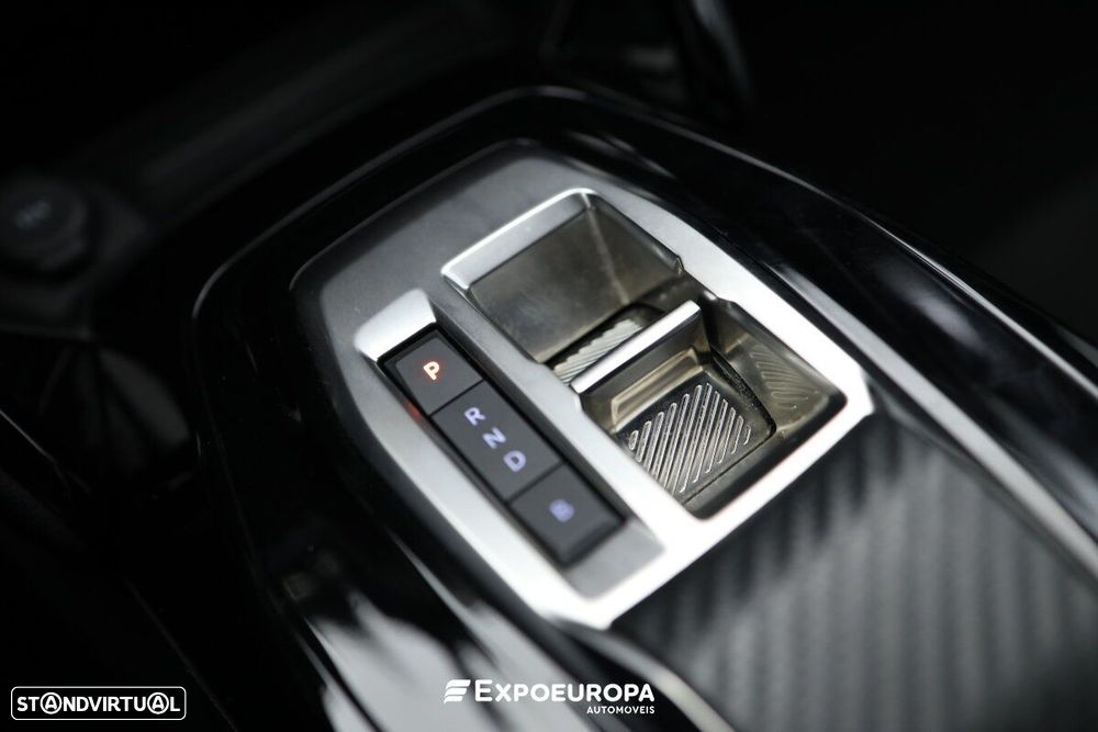 Peugeot e-2008 Allure - 19