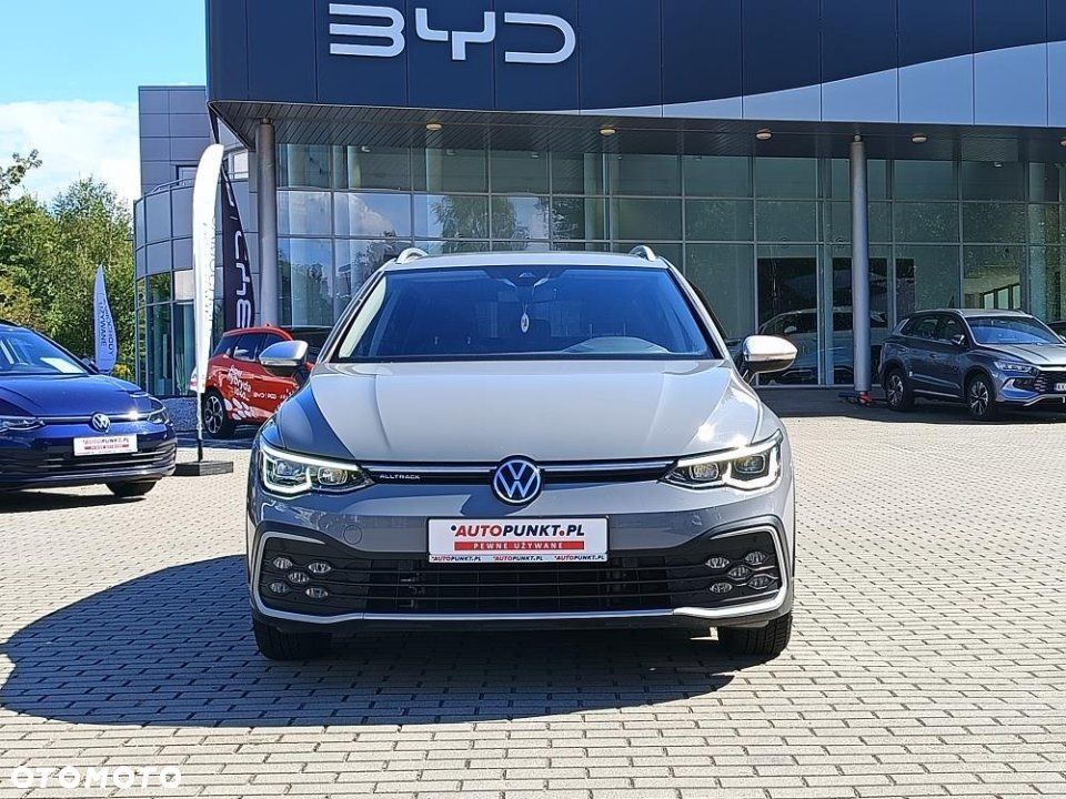Volkswagen Golf - 8