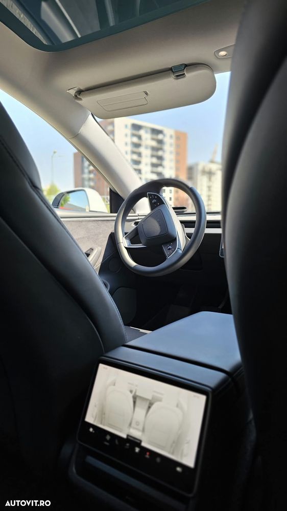 Tesla Model 3 - 13