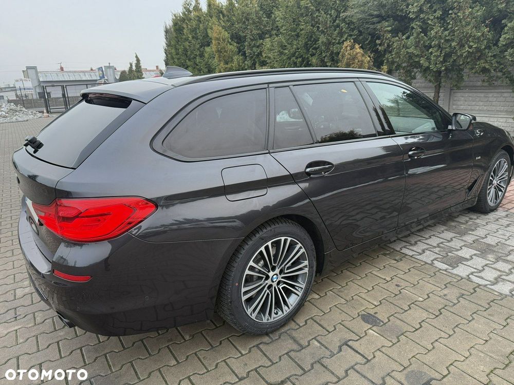 BMW Seria 5 520d Sport - 3
