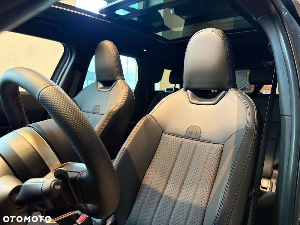 MINI Countryman C John Cooper Works Trim - 10