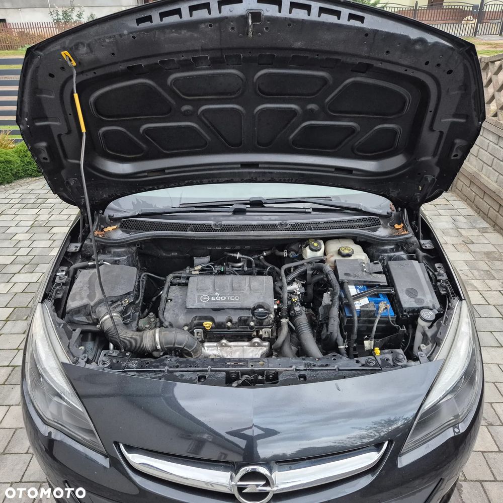 Opel Astra 1.4 Turbo 150 Jahre - 13