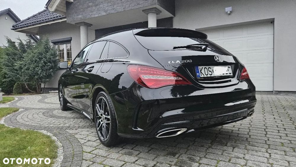 Mercedes-Benz CLA 200 7G-DCT AMG Line - 3
