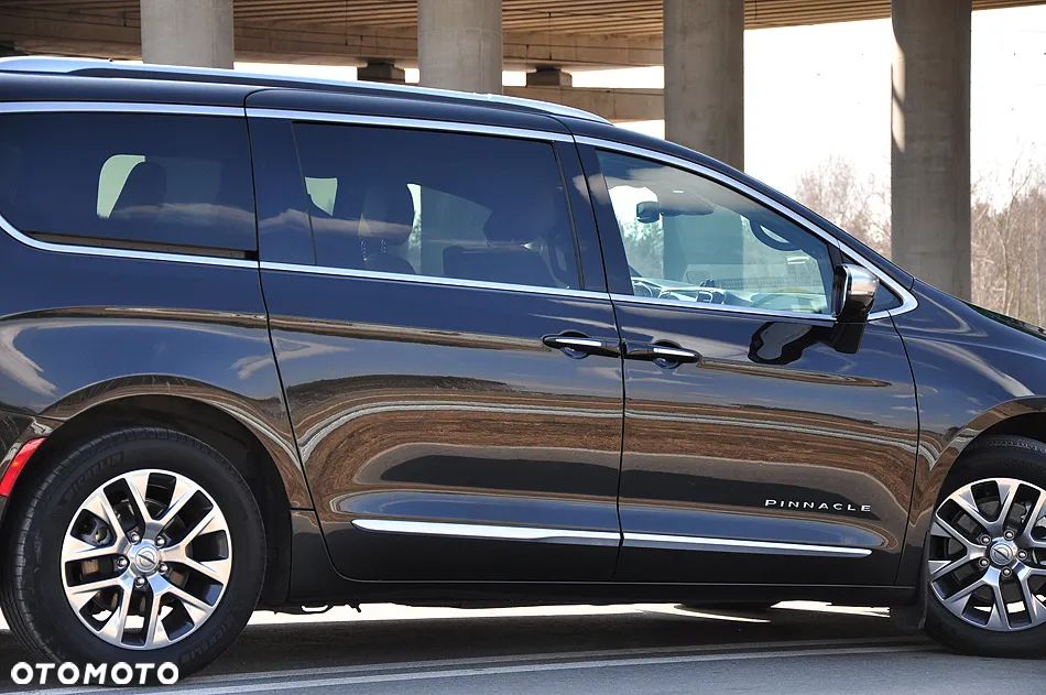 Chrysler Pacifica - 14