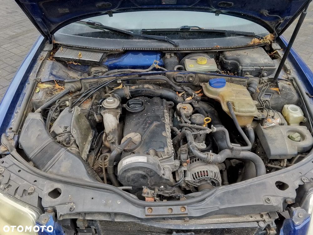 Volkswagen Passat B5 FL (00-05r.) 1.9 TDI 130KM. Silnik AWX Skrzynia FRK/ELN/DQS/FRF lakier C5X LC5X 8J.Cały na części. GWARANCJA !!!  Przód Tył Zestaw Komplet Drzwi Klapa Zderzak Błotnik Maska Grill Atrapa Szyba Pas Lampa Lusterko Boczki Fotel Kanapa Kokpit Deska Rozdzielcza Przełącznik Włącznik Sterownik Przewody Wiązka Instalacja Moduł Komputer Czujnik Listwa Pompa Alternator Wtryski Głowica Rozrusznik Kompresor Sprzęgło Dwumas Silnik Skrzynia ABS Klimatyzacji Paliwa Wspomagania Kolektor Turbina Przepustnica Zawór Chłodnica Koło Hak Belka Sanki Zawieszenie Mcpherson Półoś Amortyzator Wydech Tłumik Zacisk Most - 8