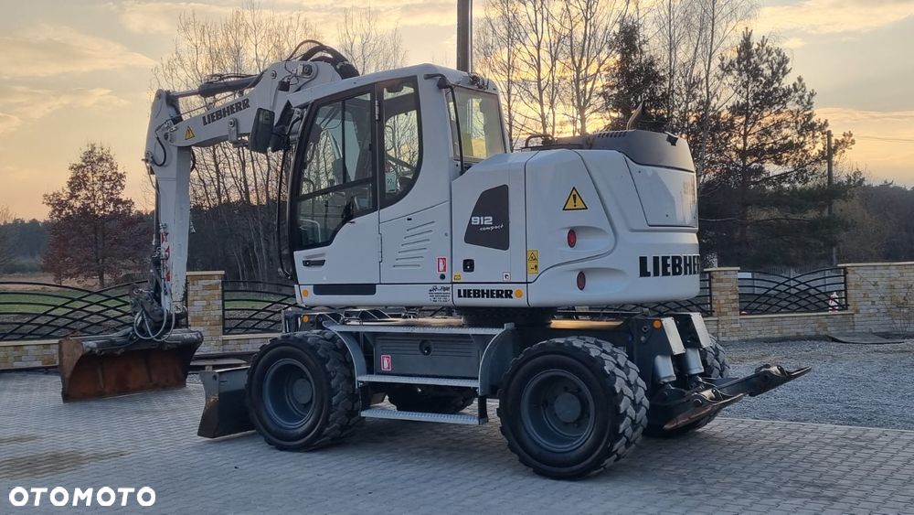 Liebherr A912/ 2017r/ Maszyna sprowadzona/ - 5