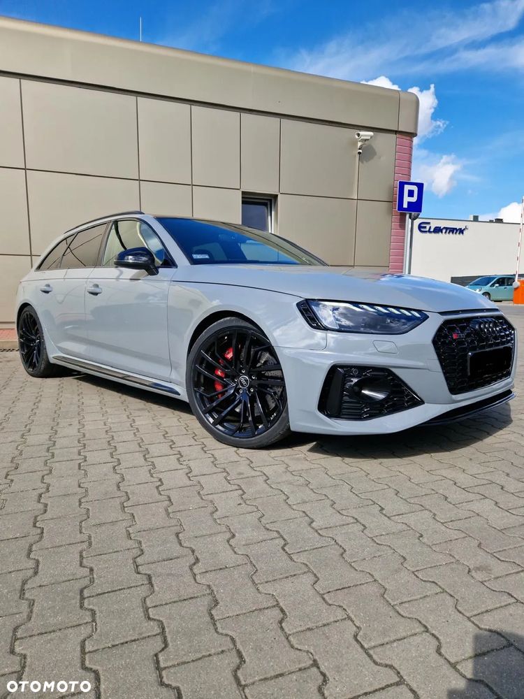 Audi RS4 Avant - 3