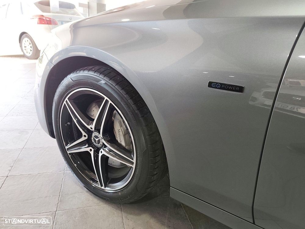 Mercedes-Benz E 300 de AMG Line - 14