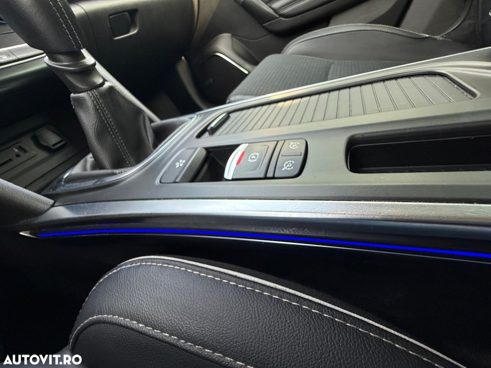 Renault Megane Grandtour ENERGY TCe 130 BOSE EDITION - 25
